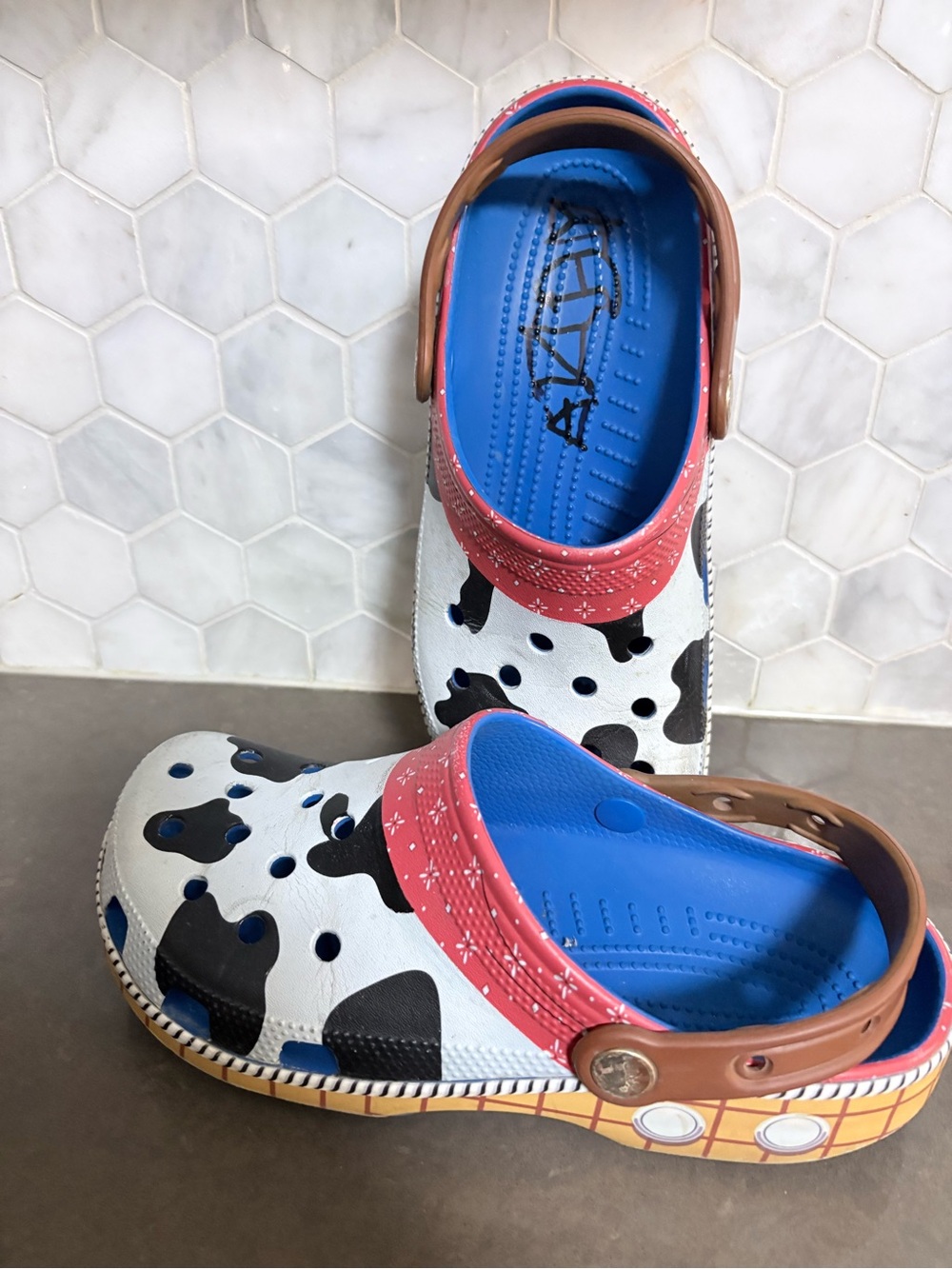 CROCS Toy Story Woody rare crocs size 6/8